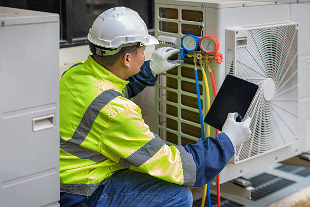 Professional Hvac technician working in Live Oak, TX